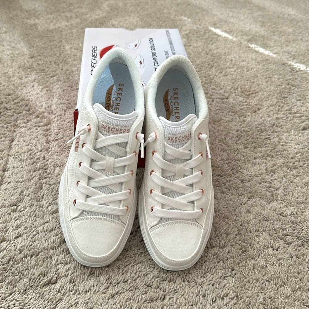 Skechers women’s arch FIT Arcade Meet YA There Sneakers